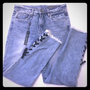 BLANKNYC High Rise Black Shoelace Tappered Jeans